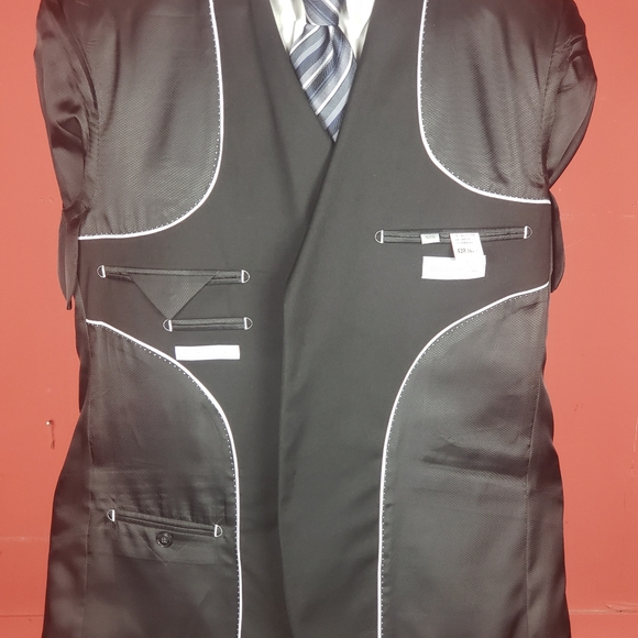 Lineage Performance Suit - Picture 3 of 12